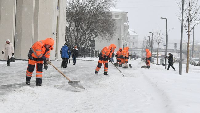 Сотрудники коммунальных служб Москвы. Архивное фото Сотрудники коммунальных служб Москвы. Архивное фото