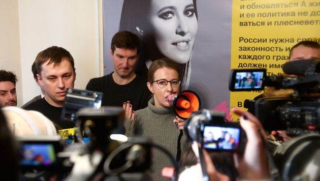 Ксения Собчак во время встречи с избирателями в Бердске Ксения Собчак во время встречи с избирателями в Бердске