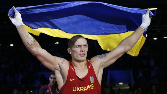 Украинский боксёр-профессионал Александр Усик Украинский боксёр-профессионал Александр Усик