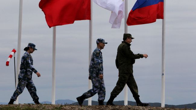 Российско-китайские военно-морские учения Морское взаимодействие. Архивное фото Российско-китайские военно-морские учения Морское взаимодействие. Архивное фото