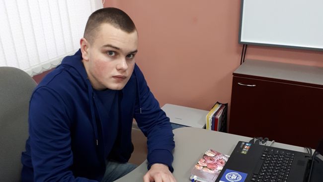 Студент 2 курса Ковровского транспортного колледжа Андрей Зубатов, спасший пассажирова маршрутного автобуса Студент 2 курса Ковровского транспортного колледжа Андрей Зубатов, спасший пассажирова маршрутного автобуса