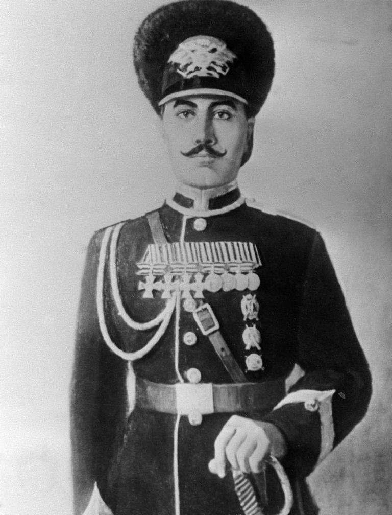 Старший унтер-офицер Приморского драгунского полка Семен Буденный. 1904 год Старший унтер-офицер Приморского драгунского полка Семен Буденный. 1904 год