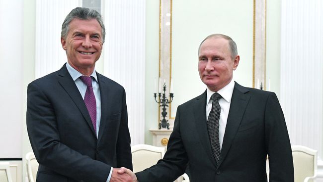 Президент РФ Владимир Путин и президент Аргентинской Республики Маурисио Макри во время встречи. 23 января 2018 Президент РФ Владимир Путин и президент Аргентинской Республики Маурисио Макри во время встречи. 23 января 2018