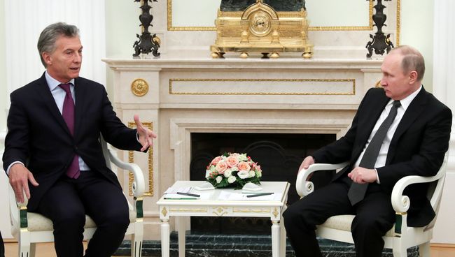 Президент РФ Владимир Путин и президент Аргентины Маурисио Макри во время встречи. 23 января 2018 Президент РФ Владимир Путин и президент Аргентины Маурисио Макри во время встречи. 23 января 2018
