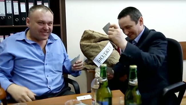 Стоп-кадр из видео, снятого чиновниками министерства лесного хозяйства Оренбургской области Стоп-кадр из видео, снятого чиновниками министерства лесного хозяйства Оренбургской области