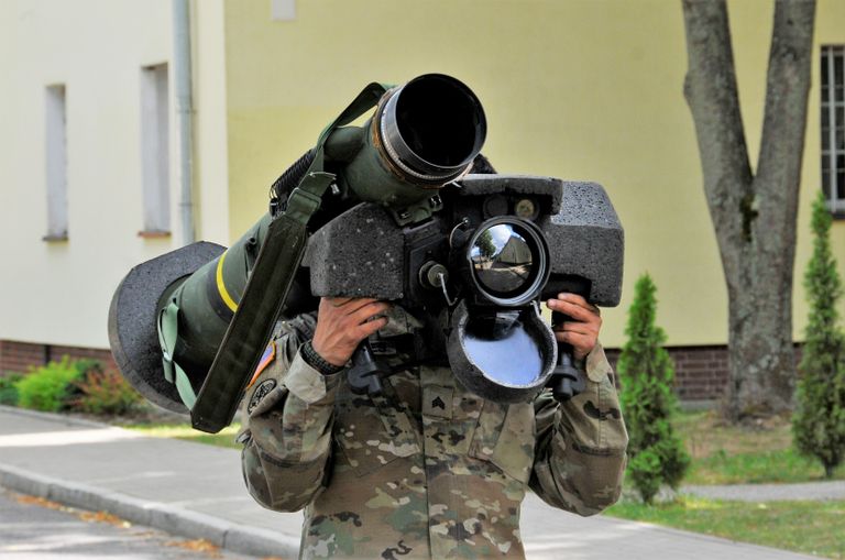 Американский переносной противотанковый ракетный комплекс (ПТРК) Javelin