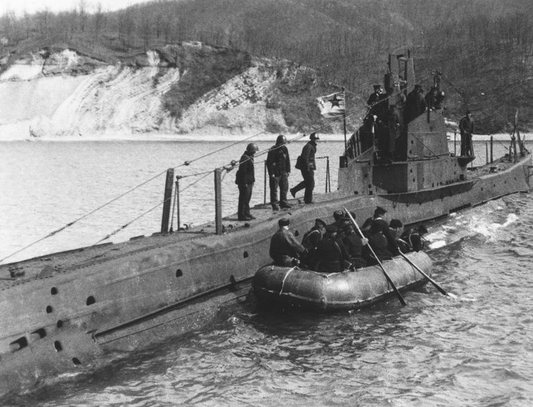 Учения по высадке десанта с подводной лодки Щ-214 Учения по высадке десанта с подводной лодки Щ-214