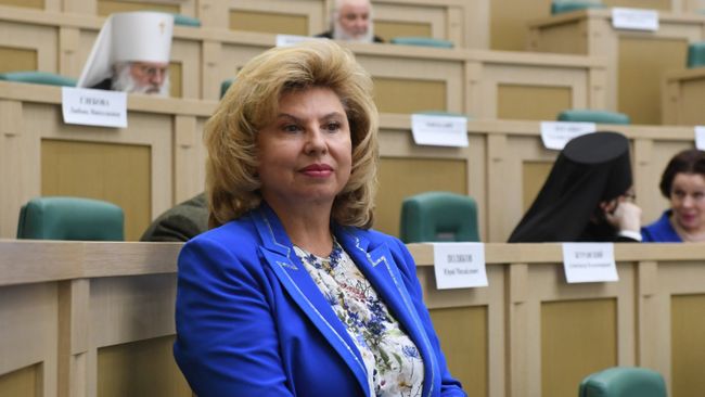 Уполномоченный по правам человека в РФ Татьяна Москалькова перед началом Рождественских чтений в Совете Федерации в Москве. 25 января 2018 Уполномоченный по правам человека в РФ Татьяна Москалькова перед началом Рождественских чтений в Совете Федерации в Москве. 25 января 2018