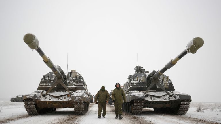 САУ Мста-С на репетиции парада, который пройдет в 75-ю годовщину победы Сталинградской битвы в Волгограде САУ Мста-С на репетиции парада, который пройдет в 75-ю годовщину победы Сталинградской битвы в Волгограде