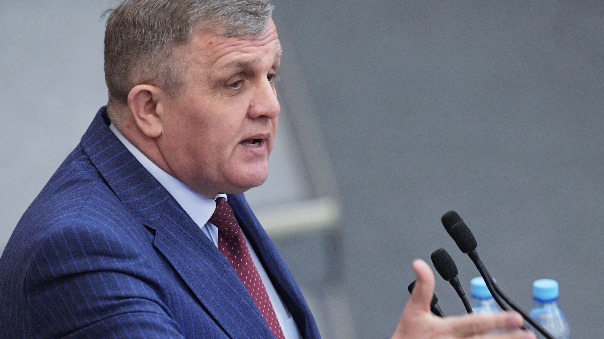 Первый заместитель главы фракции КПРФ в Госдуме Николай Коломейцев Первый заместитель главы фракции КПРФ в Госдуме Николай Коломейцев - РИА Новости, 1920, 19.01.2022