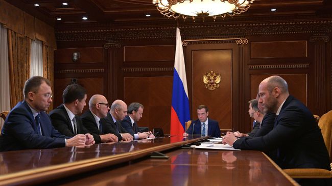 Председатель правительства РФ Дмитрий Медведев проводит совещание о расширении доступа к услугам связи в РФ. 26 января 2018 Председатель правительства РФ Дмитрий Медведев проводит совещание о расширении доступа к услугам связи в РФ. 26 января 2018