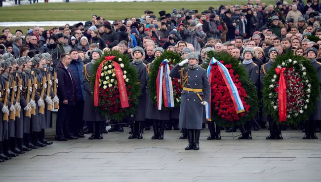 Торжественно-траурная церемония возложения венков на Пискаревском мемориальном кладбище, посвященная 74-й годовщине полного освобождения Ленинграда от фашистской блокады. 27 января 2018 Торжественно-траурная церемония возложения венков на Пискаревском мемориальном кладбище, посвященная 74-й годовщине полного освобождения Ленинграда от фашистской блокады. 27 января 2018