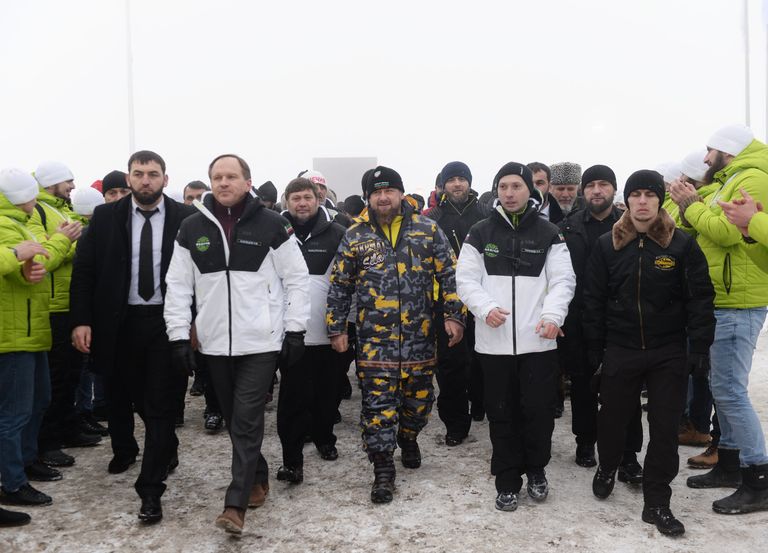 Министр РФ по делам Северного Кавказа Лев Кузнецов, первый заместитель министра РФ по делам Северного Кавказа Одес Байсултанов, глава Чеченской Республики Рамзан Кадыров, и генеральный директор АО Курорты Северного Кавказа Хасан Тимижев на горнолыжном курорте Ведучи. 26 января 2018 