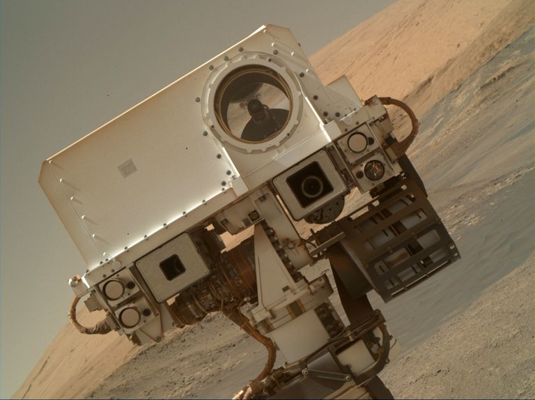 Селфи марсохода Curiosity. 23 января 2018 года Селфи марсохода Curiosity. 23 января 2018 года