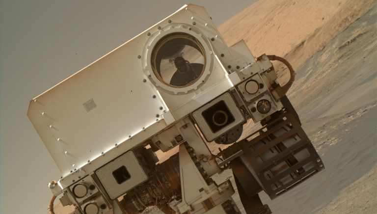Селфи марсохода Curiosity. 23 января 2018 года Селфи марсохода Curiosity. 23 января 2018 года