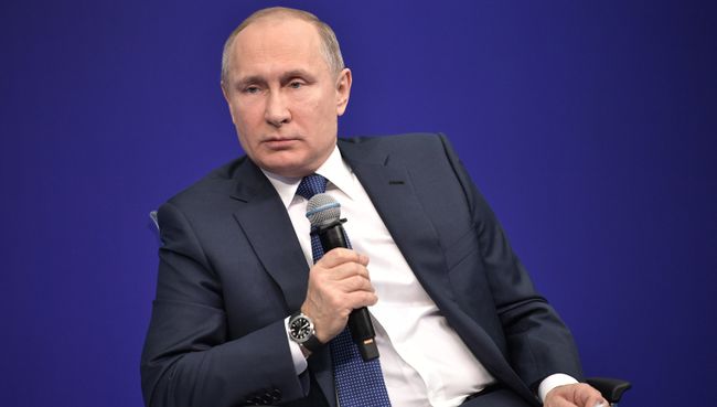 Кандидат в президенты РФ Владимир Путин во время предвыборной встречи со своими доверенными лицами в Гостином дворе. 30 января 2018 Кандидат в президенты РФ Владимир Путин во время предвыборной встречи со своими доверенными лицами в Гостином дворе. 30 января 2018