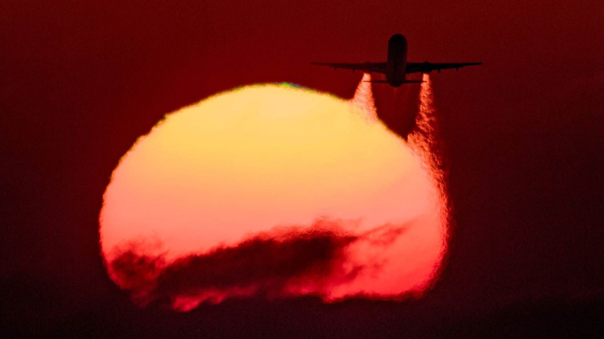 Летящий самолет Airbus A-321 авиакомпании Аэрофлот Летящий самолет Airbus A-321 авиакомпании Аэрофлот - РИА Новости, 1920, 27.02.2022