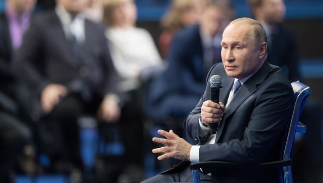 Кандидат в президенты РФ Владимир Путин во время предвыборной встречи со своими доверенными лицами в Гостином дворе. 30 января 2018 Кандидат в президенты РФ Владимир Путин во время предвыборной встречи со своими доверенными лицами в Гостином дворе. 30 января 2018