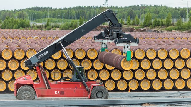 Трубы для строительства газопровода Северный поток - 2 на заводе в Котке, Финляндия. Архивное фото Трубы для строительства газопровода Северный поток - 2 на заводе в Котке, Финляндия. Архивное фото