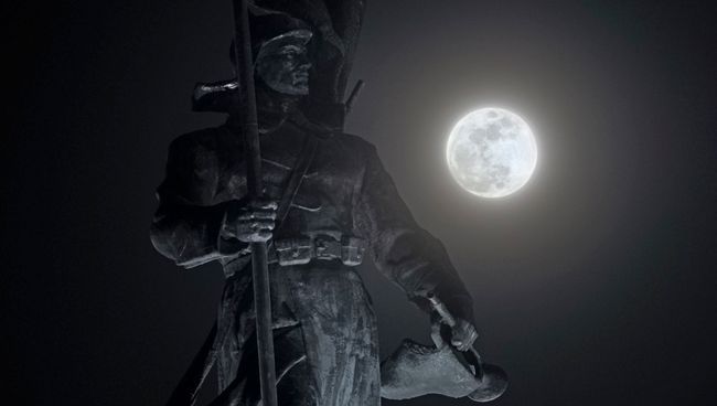 Полная луна во Владивостоке