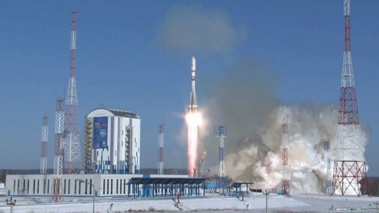 Третий старт с Восточного: кадры запуска ракеты Союз-2.1а с 11 спутниками Третий старт с Восточного: кадры запуска ракеты Союз-2.1а с 11 спутниками