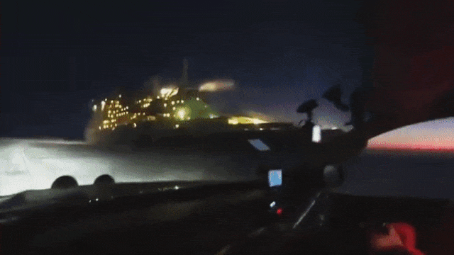 Гонки с ледоколом gif Гонки с ледоколом gif