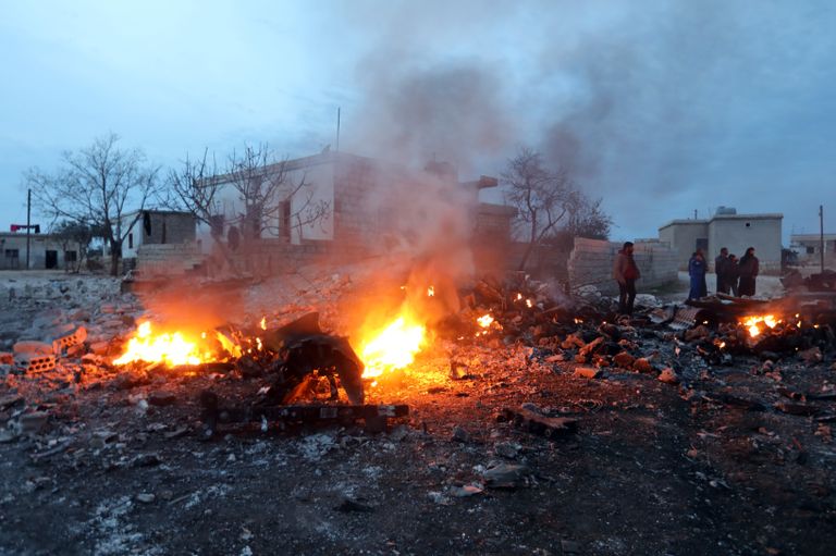 Обломки сбитого боевиками российского самолета Су-25 в Сирии. 3 февраля 2018 Обломки сбитого боевиками российского самолета Су-25 в Сирии. 3 февраля 2018