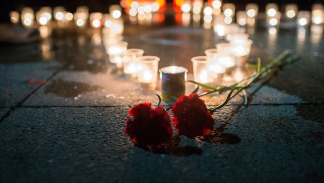 Акция в память о погибшем в Сирии пилоте Су-25 майоре Романе Филипове у памятника авиаторам-черноморцам в Севастополе. 5 февраля 2018 Акция в память о погибшем в Сирии пилоте Су-25 майоре Романе Филипове у памятника авиаторам-черноморцам в Севастополе. 5 февраля 2018