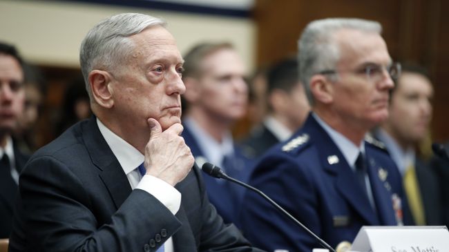Министр обороны США Джеймс Мэттис на слушаниях в палате представителей конгресса. 6 февраля 2018 Министр обороны США Джеймс Мэттис на слушаниях в палате представителей конгресса. 6 февраля 2018