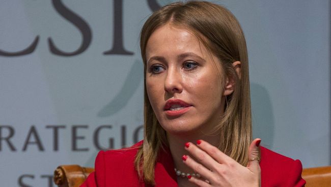 Кандидат в президенты РФ от партии Гражданская инициатива Ксения Собчак во время своего выступления в Центре стратегических и международных исследований в Вашингтоне. 6 февраля 2018 Кандидат в президенты РФ от партии Гражданская инициатива Ксения Собчак во время своего выступления в Центре стратегических и международных исследований в Вашингтоне. 6 февраля 2018