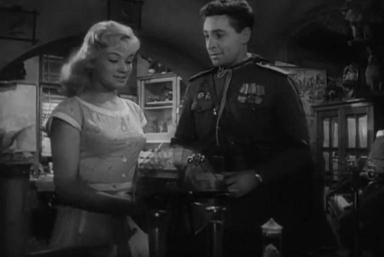 Актер Вячеслав Тихонов в фильме Майские звезды(1959) Актер Вячеслав Тихонов в фильме Майские звезды(1959)