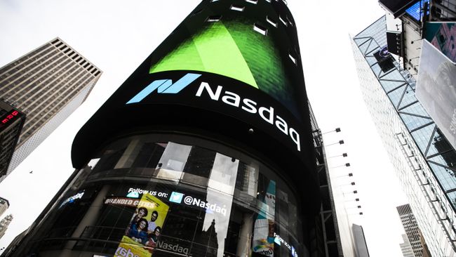 Информационная панель биржи NASDAQ 