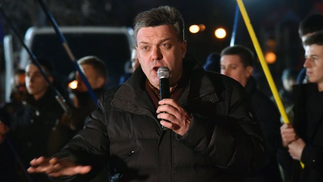 Лидер националистической партии Свобода Олег Тягнибок во время марша националистов, приуроченного к 109-й годовщине со дня рождения Степана Бандеры, во Львове. 1 января 2018