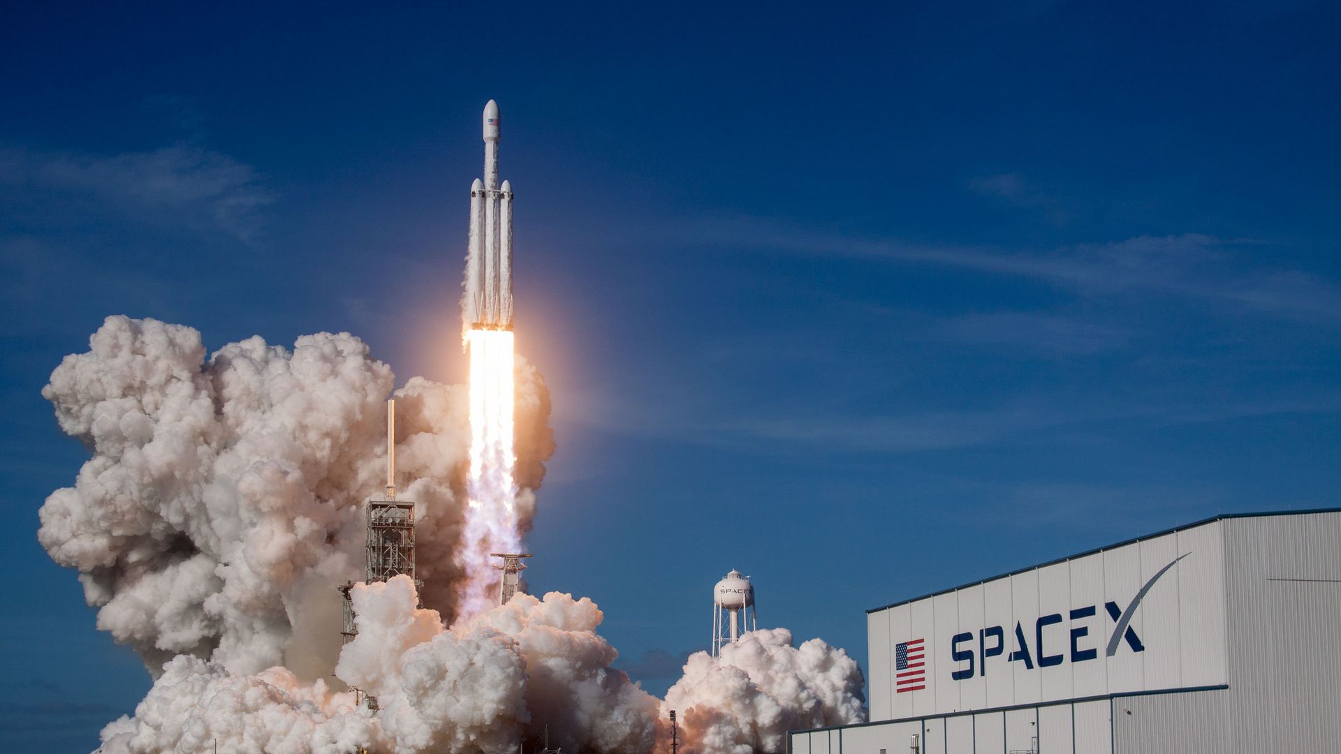 Cтарт ракеты-носителя Falcon Heavy с космодрома на мысе Канаверал Cтарт ракеты-носителя Falcon Heavy с космодрома на мысе Канаверал - РИА Новости, 1920, 01.11.2022