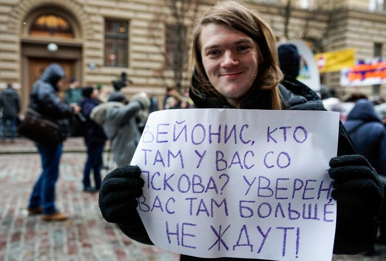 Участник митинга в Риге против реформы образования. 8 февраля 2018