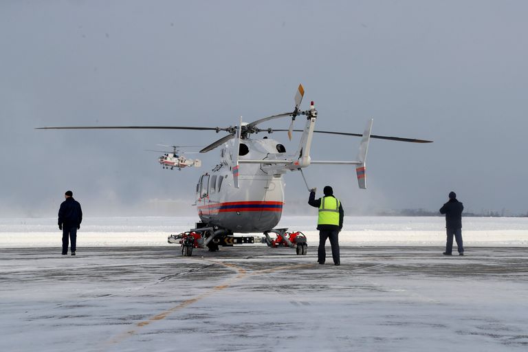 Вертолеты Ка-32А (слева) и Eurocopter EC 145 Московского авиационного центра Вертолеты Ка-32А (слева) и Eurocopter EC 145 Московского авиационного центра