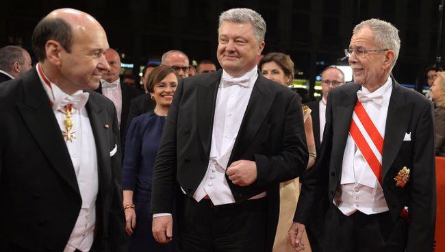 Президент Украины Петр Порощенко во ремя посещения Венского оперного бала. 8 февраля 2018