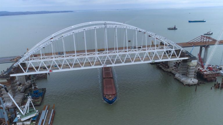 Два года с начала строительства Крымского моста. Кадры с коптера