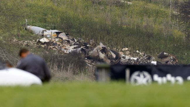 На месте крушения израильского истребителя F-16, участвовавшего в налете на Сирию. 10 февраля 2018 На месте крушения израильского истребителя F-16, участвовавшего в налете на Сирию. 10 февраля 2018