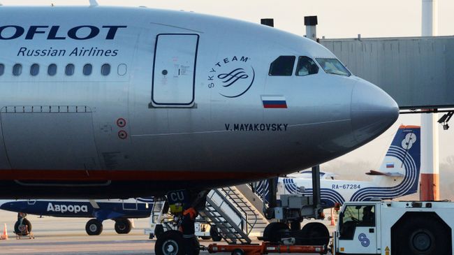Самолет Airbus A330 авиакомпании Аэрофлот в аэропорту Владивостока. архивное фото