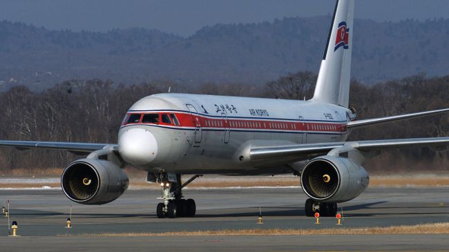 Самолет Ту-204-300. Архивное фото Самолет Ту-204-300. Архивное фото