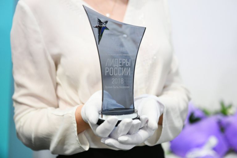 Статуэтка победителя конкурса Лидеры России Статуэтка победителя конкурса Лидеры России