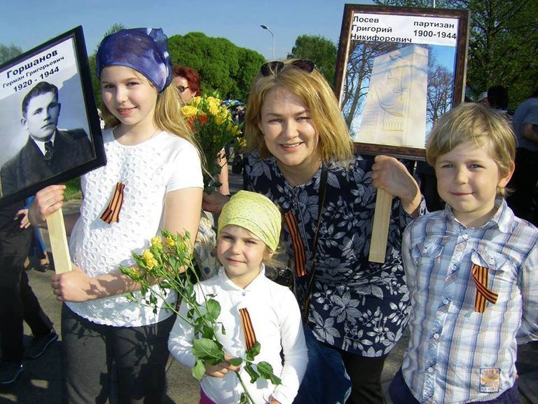 Надежда Лосева с детьми Надежда Лосева с детьми