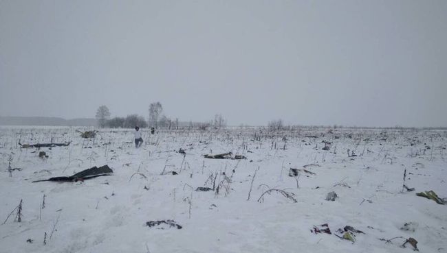 Обломки на месте крушения самолета Ан-148 авиакомпании Саратовские авиалинии в Московской области. 11 февраля 2018 Обломки на месте крушения самолета Ан-148 авиакомпании Саратовские авиалинии в Московской области. 11 февраля 2018