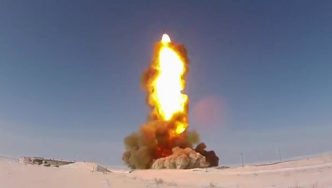 Испытательный пуск модернизированной ракеты российской системы ПРО Испытательный пуск модернизированной ракеты российской системы ПРО