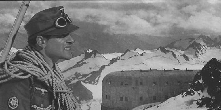 Немецкие горные стрелки на приюте одиннадцати. 1942 год