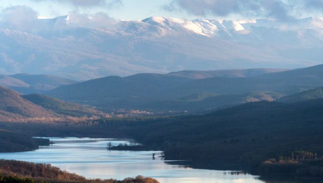 Партизанское водохранилище в Крыму. Архивное фото Партизанское водохранилище в Крыму. Архивное фото