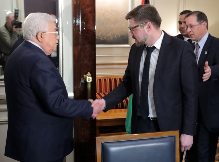 Президент Палестины Махмуд Аббас и первый заместитель главного редактора МИА Россия сегодня Сергей Кочетков на церемонии подписания соглашения о сотрудничестве МИА Россия сегодня c палестинским информагентством WAFA. 13 февраля 2018 Президент Палестины Махмуд Аббас и первый заместитель главного редактора МИА Россия сегодня Сергей Кочетков на церемонии подписания соглашения о сотрудничестве МИА Россия сегодня c палестинским информагентством WAFA. 13 февраля 2018