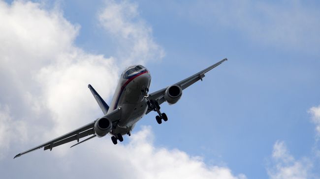 Ближнемагистральный пассажирский самолет Sukhoi Superjet 100