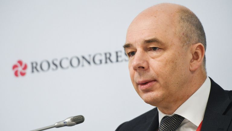 Министр финансов Российской Федерации Антон Силуанов во время конференции на тему: Налоговая система России: отвечая на вызовы на Российском инвестиционном форуме в Сочи. 15 февраля 2018 Министр финансов Российской Федерации Антон Силуанов во время конференции на тему: Налоговая система России: отвечая на вызовы на Российском инвестиционном форуме в Сочи. 15 февраля 2018